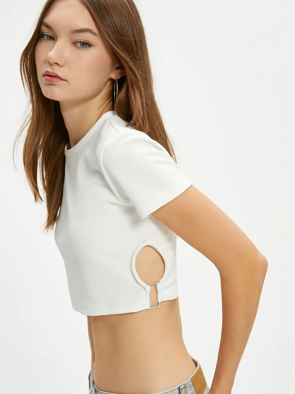 Slim Fit Basic Solid Color T-Shirt - Image 2